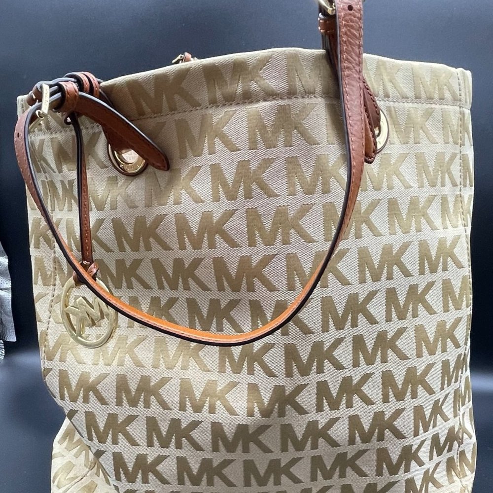 Michael Kors Tote